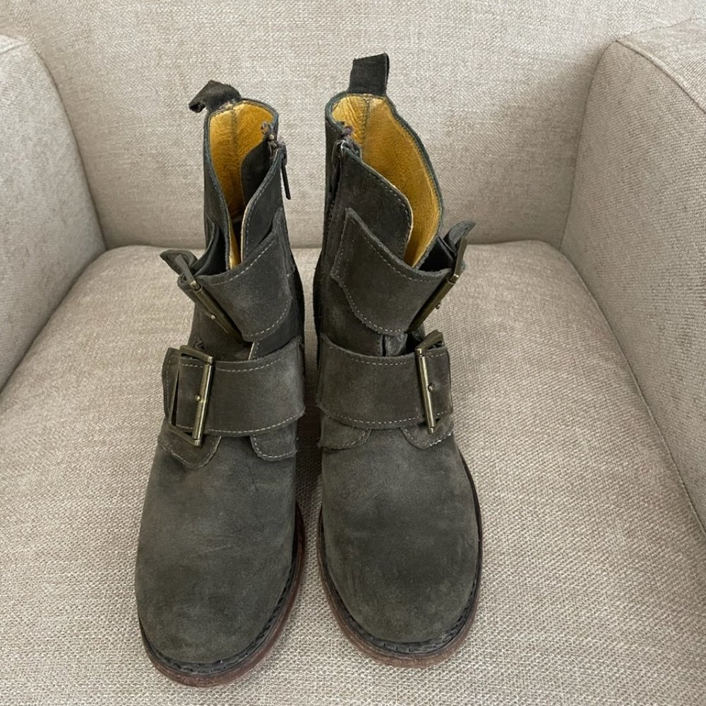 Frye Sabrina Olive/Army Green Suede Buckle Boots Size 8